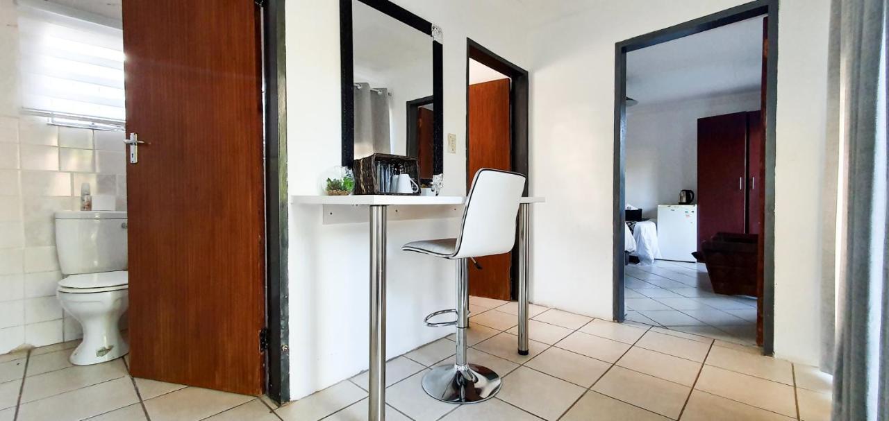 Lephalale Mbs Guest House מראה חיצוני תמונה